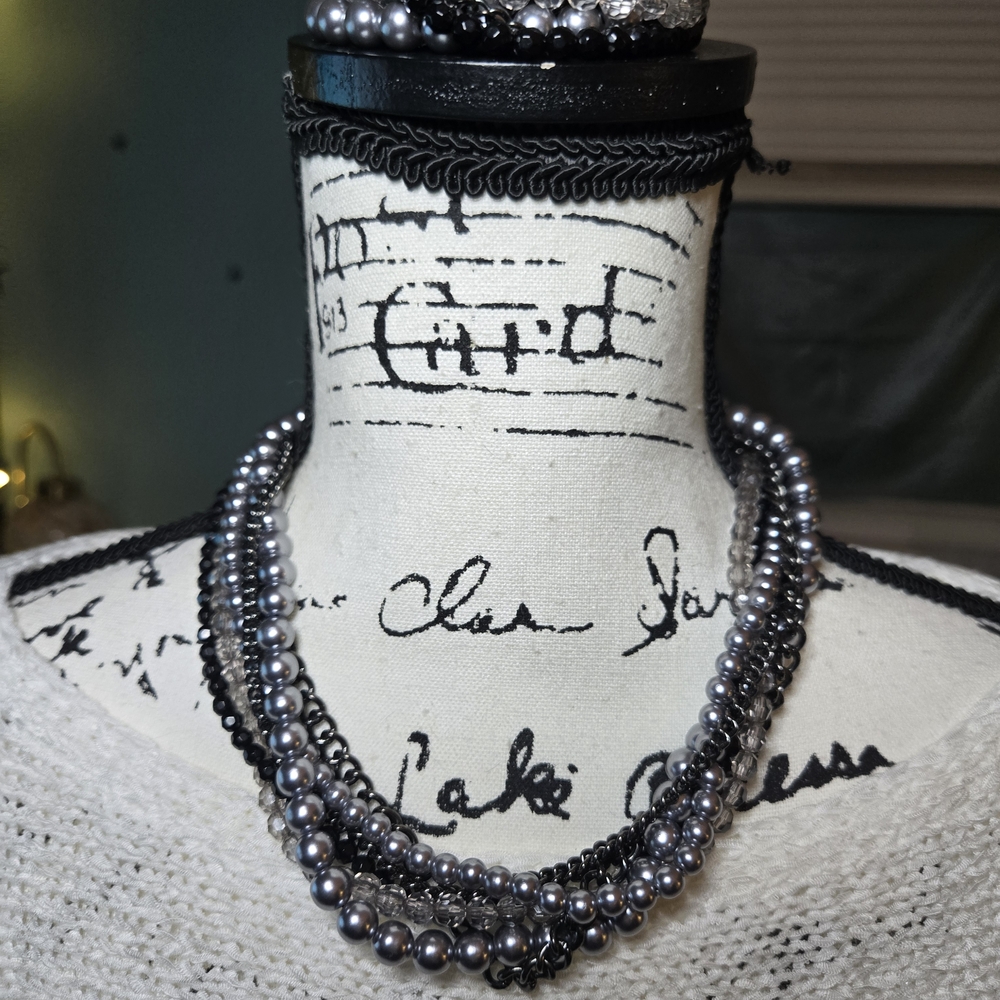 Elegant Silver Pearl Necklace and bracelet